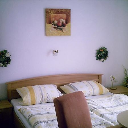 Altes Zollhaus Guest House บัดเพอร์ทอนท์ ภายนอก รูปภาพ